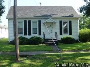 103 W Springer St, Divernon, IL 62530