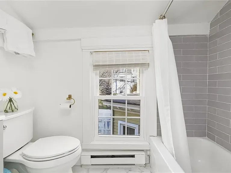 17 Old Beach Rd — Photo 35
