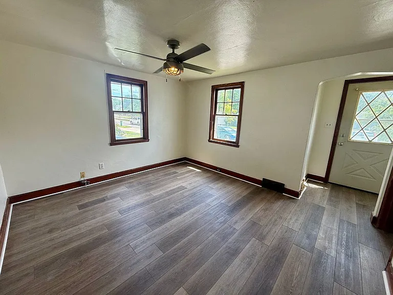 1314 W Thomas St — Photo 3
