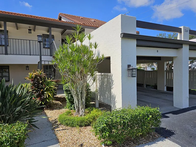 764 Avenida Estancia #206-B — Photo 6