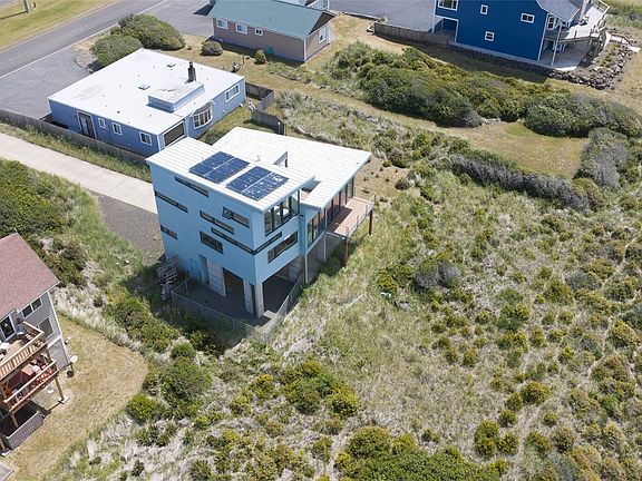 2nd image of 1065 Ocean Shores Boulevard SW