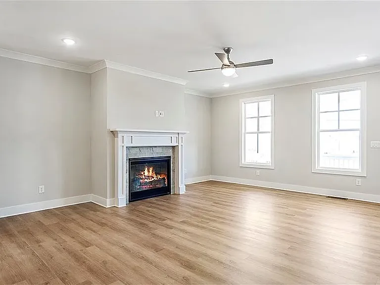 160 Palm St — Photo 13