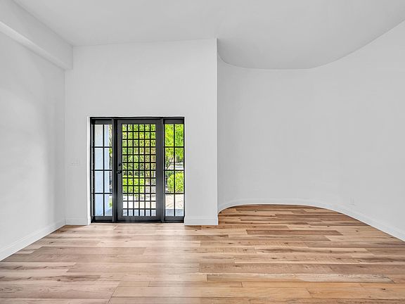 3rd image of 1413 NE 4th Court