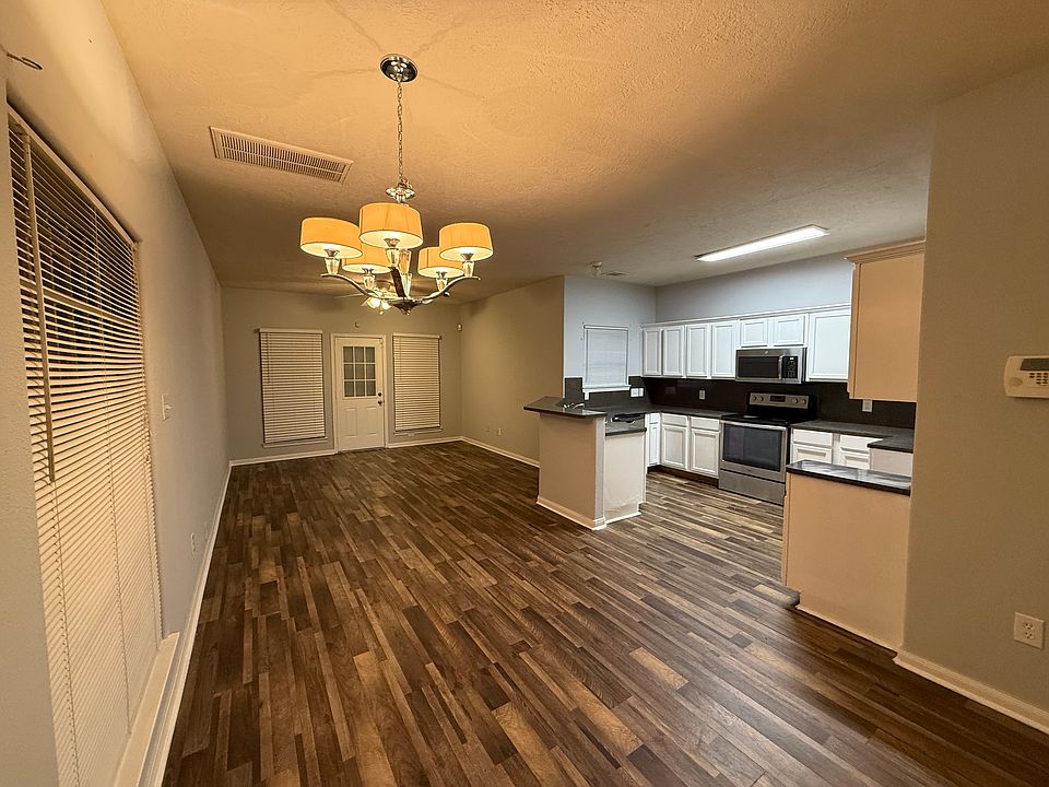 1st image of 4207 Shelby Cir APT A