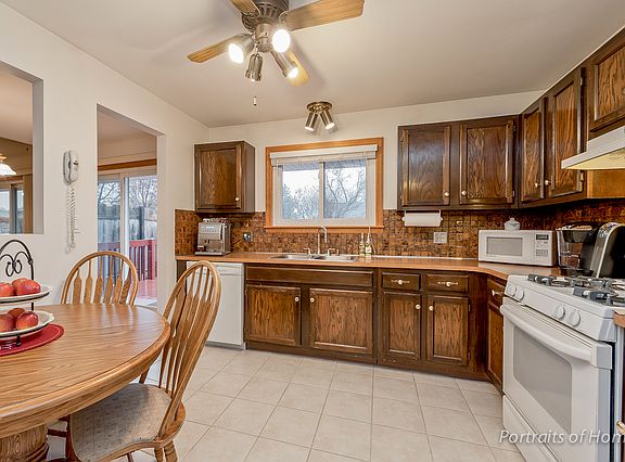 4th image of 151 Hingham Ln