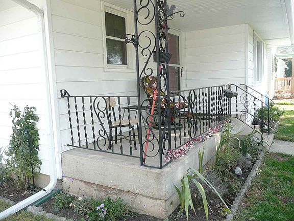 4th image of 710 Renrose Ave