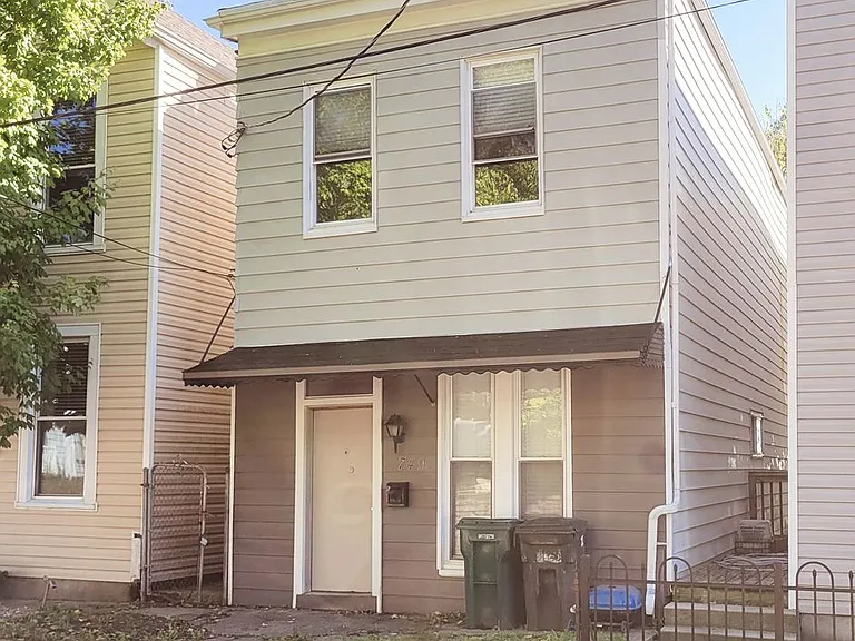 749 Morgan St — Photo 1