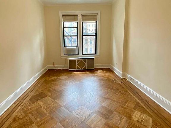 2nd image of 135 W 72nd St #5A