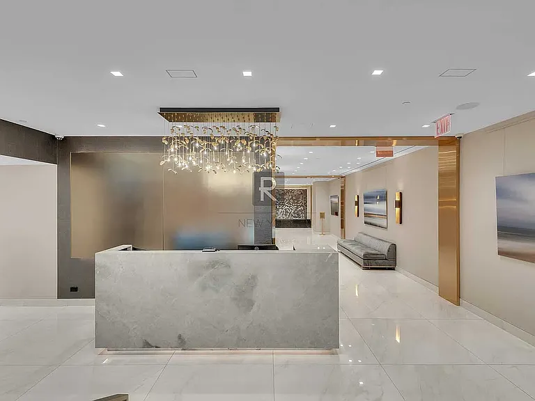 150 W 51st St #1527 — Photo 6