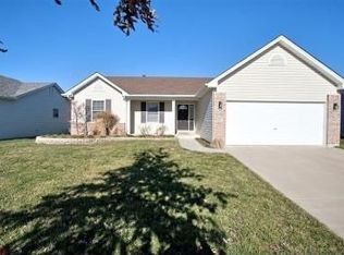1416 Sportsmans Ct, Saint Peters, MO 63366