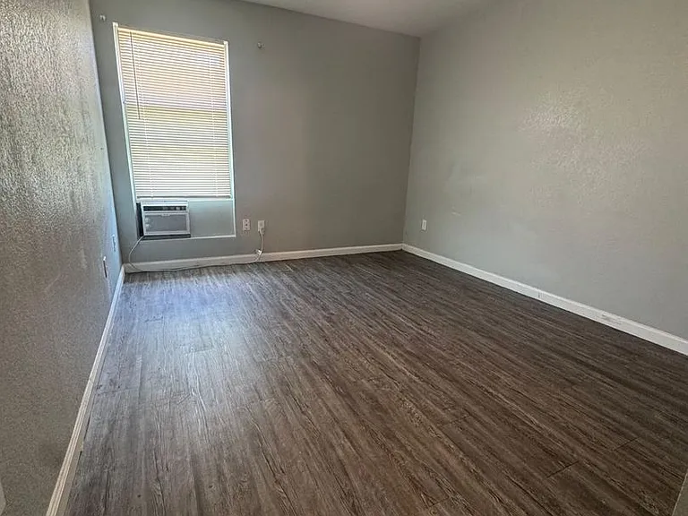 3802 Dabney Apartments — Photo 7