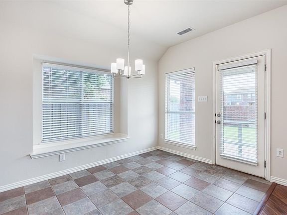 4th image of 1017 Nickerson Ln