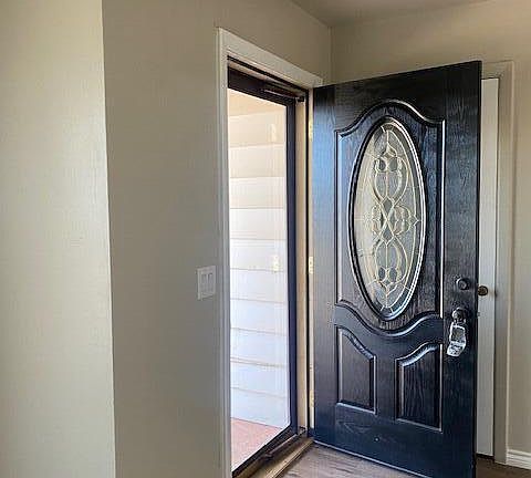 3rd image of 309 Avenue E Ave