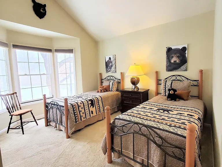 4802 Greenwich Dr — Photo 4