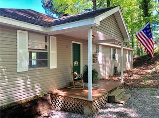 107 Muscadine Ln, Deatsville, AL 36022