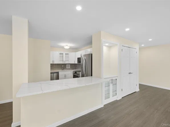 166-26 Powells Cove Boulevard #3D, Beechhurst, NY 11357