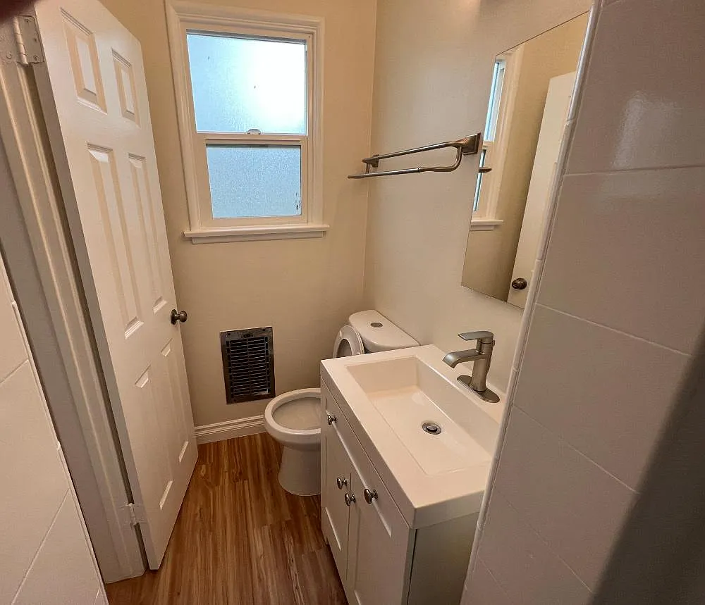 Studio, 200 sqft, $1,245 — Photo 4