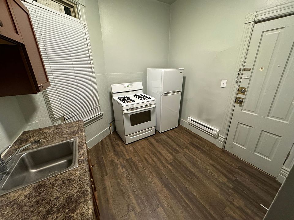 1st image of 116 Center St #7