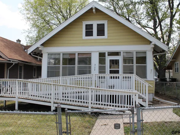 3177 Larimore Ave, Omaha, NE 68111