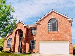 214 Saloon Dr, Grand Prairie, TX 75052