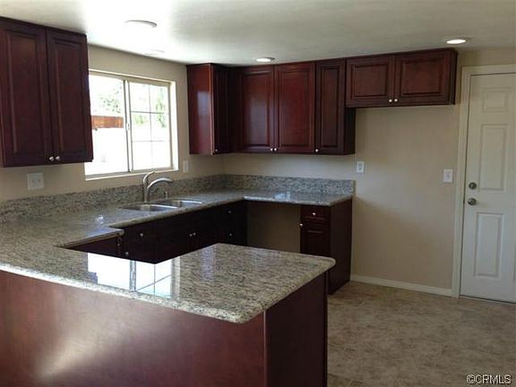 4th image of 9820 Beech Ave