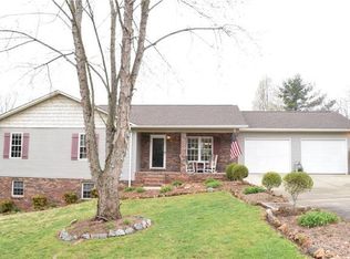 3470 Raintree Dr, Hudson, NC 28638