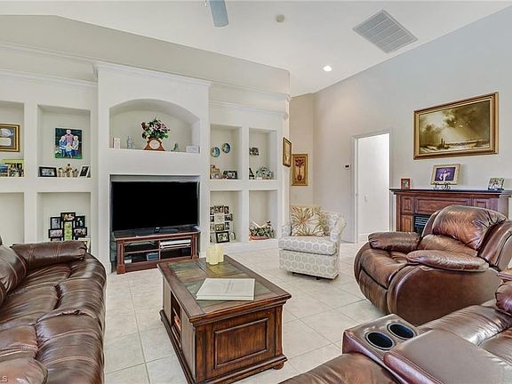 3rd image of 927 SW 34th St