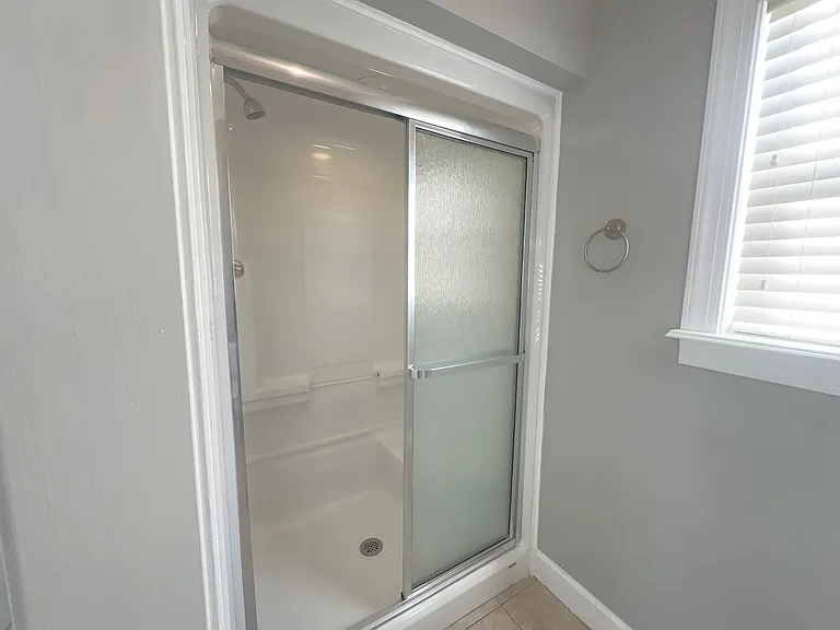 3650 Victoria Dr — Photo 17