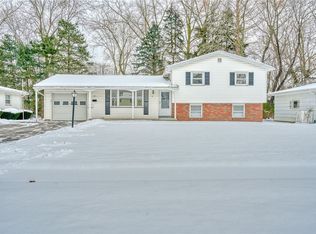 182 Mount Ridge Cir, Rochester, NY 14616