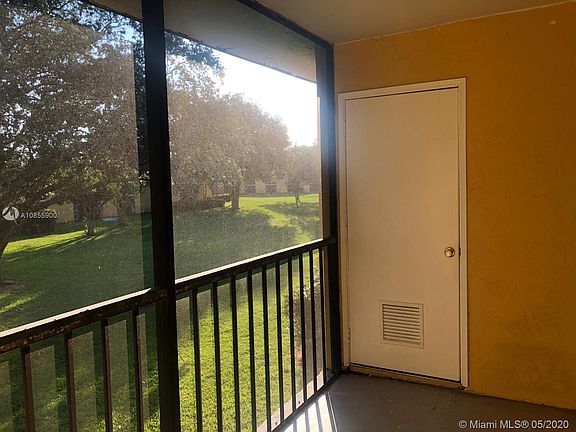 5th image of 314 Meadows Cir #314
