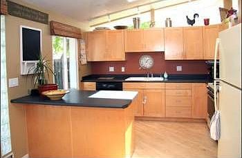 3rd image of 6498 Lombardy Dr