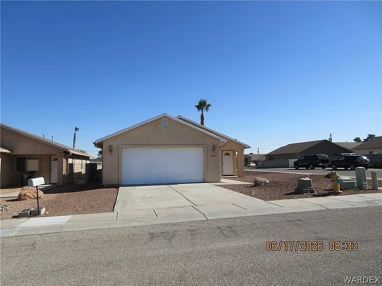2747 Phoenix Ave — Photo 1