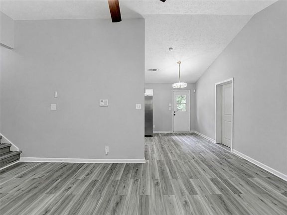 5th image of 1018 Wayne Dr