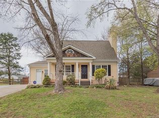 11214 Sundown Ln, Charlotte, NC 28226
