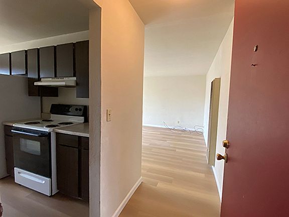 2nd image of 832 Hanover St #1B-1BA