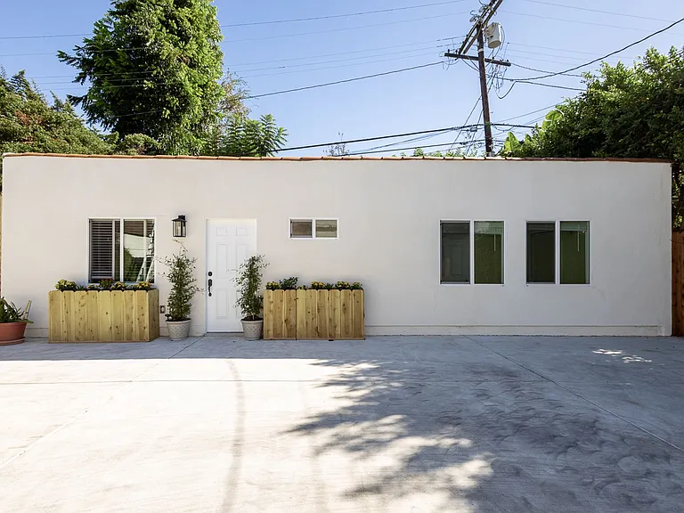 614 S Sycamore Ave — Photo 13