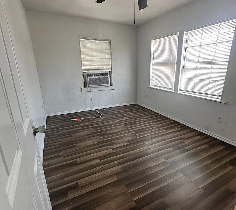 204 N Main St