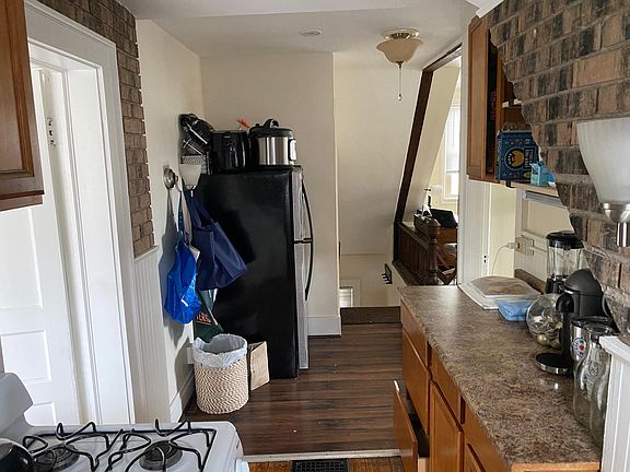 5th image of 598 Ashland Ave APT 5