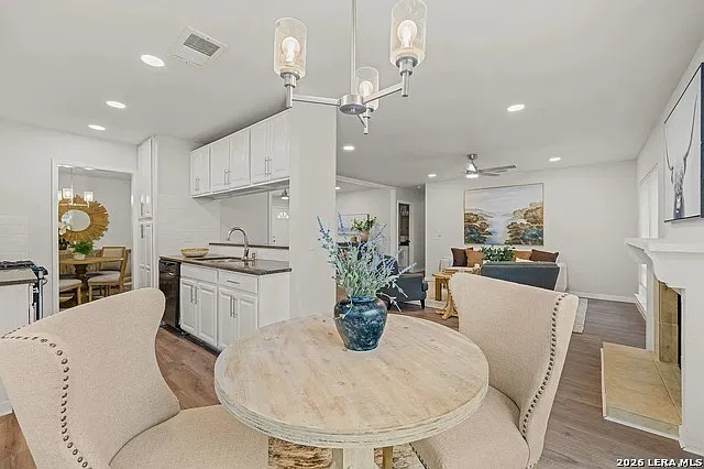 3 bed, 2.0 bath, 1470 sqft, $1,650 — Photo 4