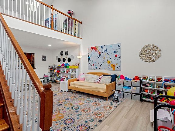 2nd image of 5528 Worthington Ct