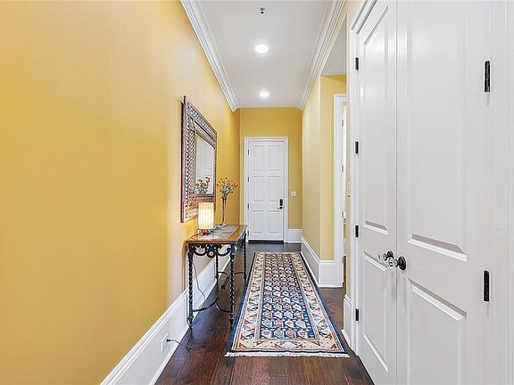 3rd image of 1029 Esplanade Ave APT 18