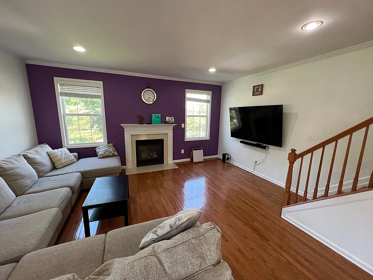 555 Coventry Dr — Photo 15