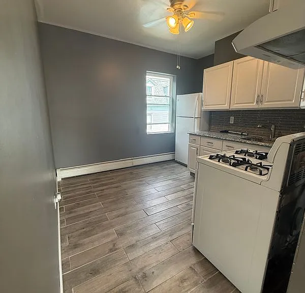 471 Division St #2 — Photo 8