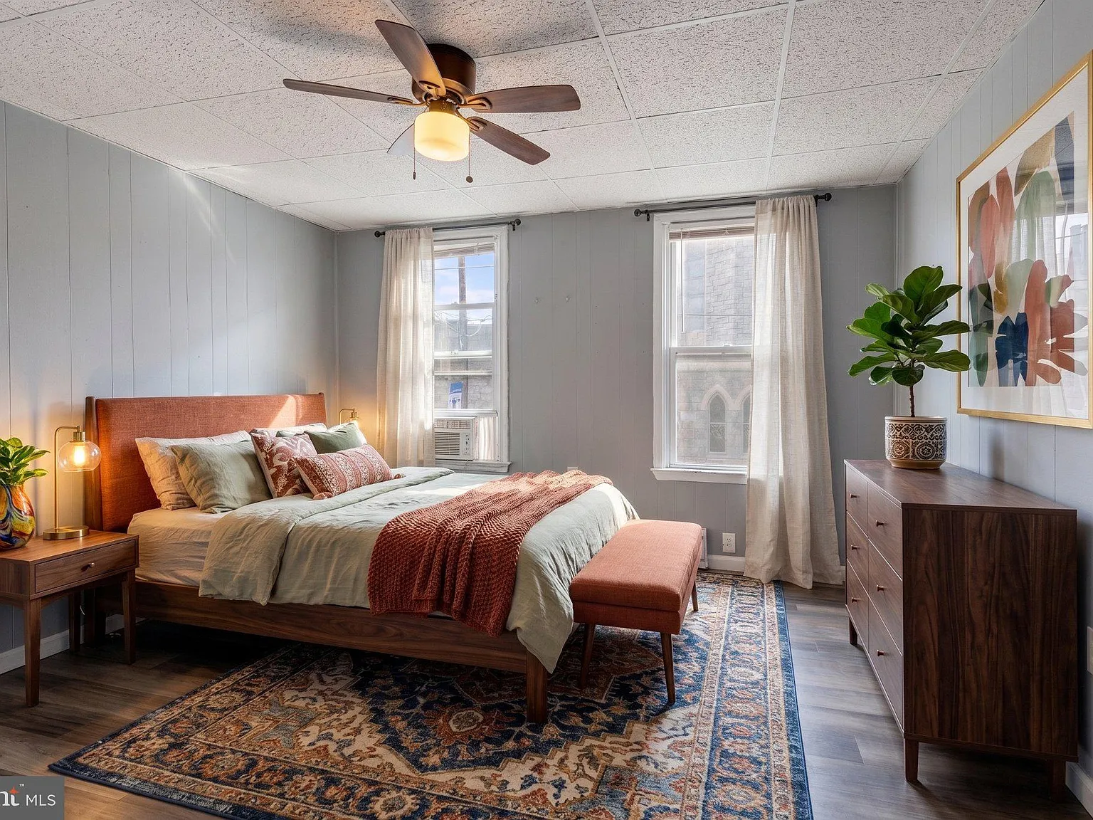 2 bed, 1.0 bath, 984 sqft, $1,550 — Photo 3