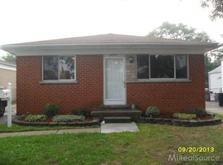 23318 Elaine St, Saint Clair Shores, MI
