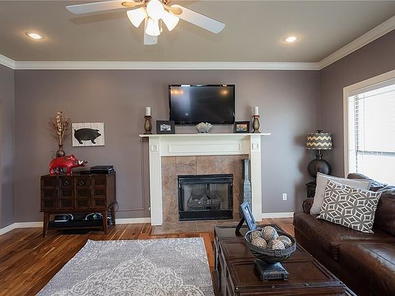 4th image of 2704 N Westminster Dr