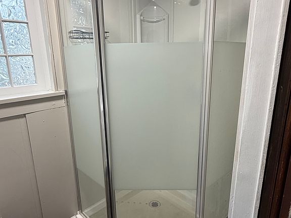 4th image of 222 E 5th St