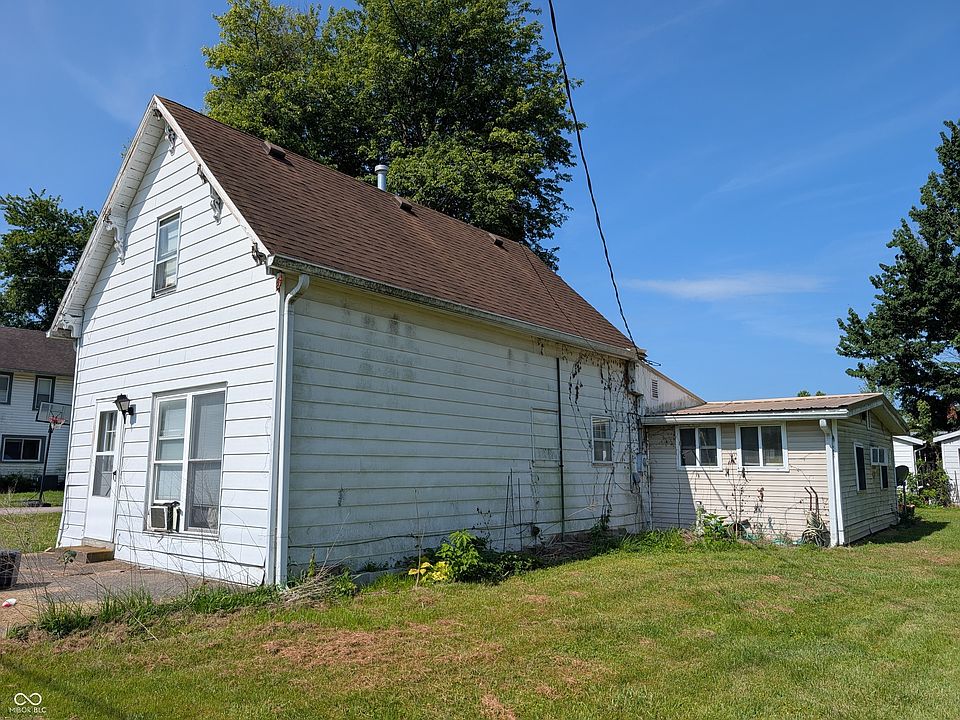 2nd image of 3185 N Washington St