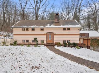 111 Commodore Rd, Chappaqua, NY 10514