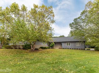 4416 Fox Creek Dr, Crystal Lake, IL 60012